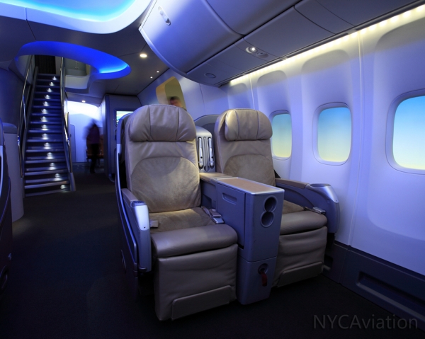 747-8I cabin mockup