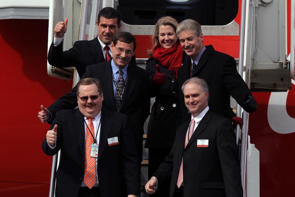 Clockwise from top left - Paul Stemer (First Officer), Elizabeth Lund (General Manager 747 Program), Jim Albaugh (President Commercial Airplane Group), Michael Teal (747 Chief Engineer), Todd Zarfos (Vice President 747/747-8), Mark Feuerstein (Captain). (Photo by Brandon Farris)