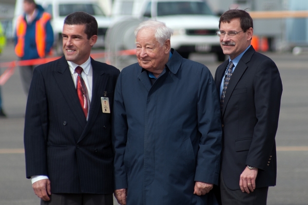 From left: Paul Stemer, First Officer; Joe Sutter, Father of the 747; Mark Feuerstein (Captain). (Photo by Tad Carlson)