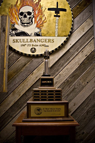 Hawg Smoke Trophy