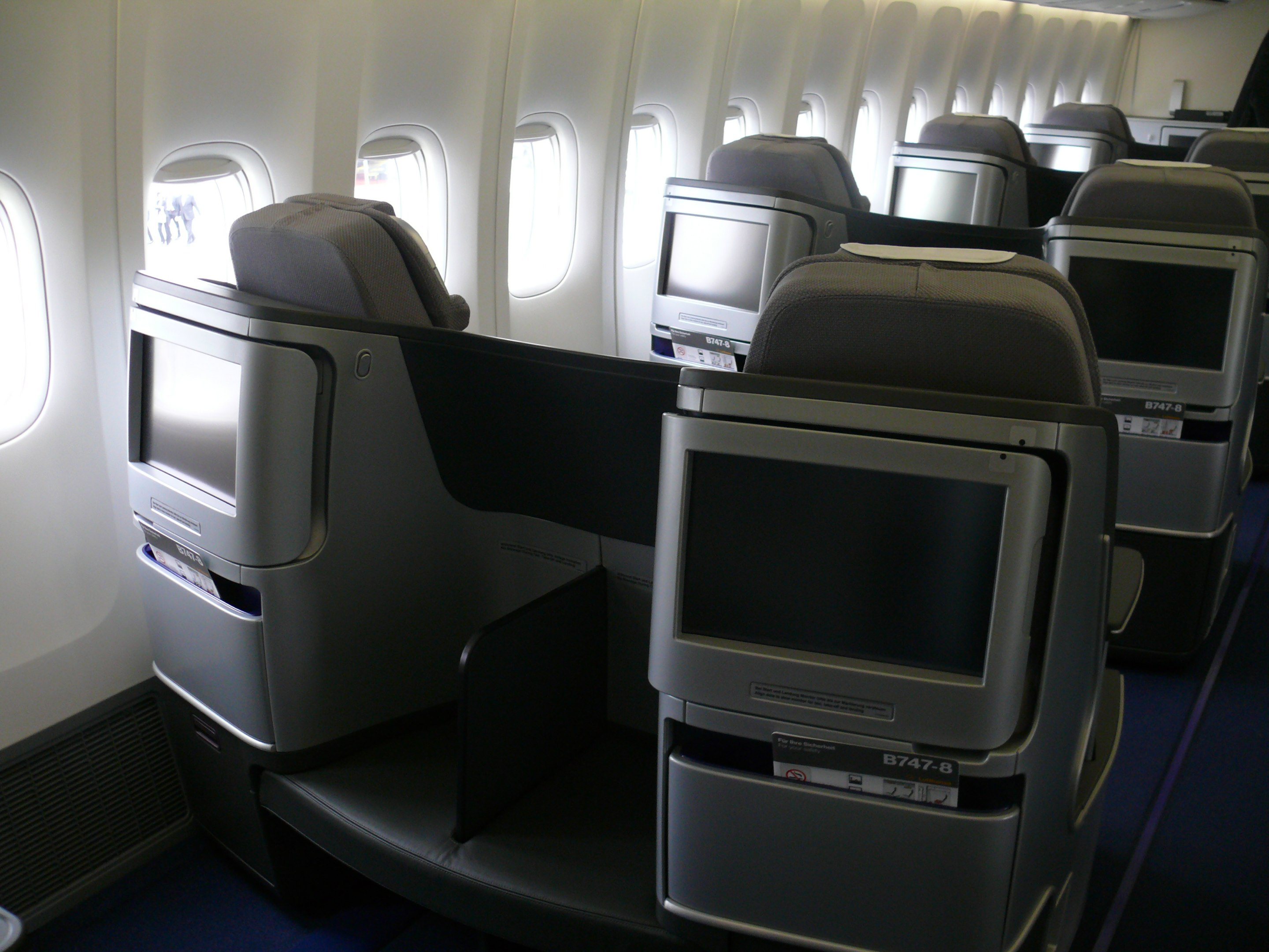 Business Class seats on the main deck. (Photo by Chris Sloan/Airchive.com)
