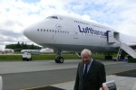Boeing pioneer Joe Sutter poses in front of the Lufthansa 747-8I. (Photo by Chris Sloan/Airchive.com)
