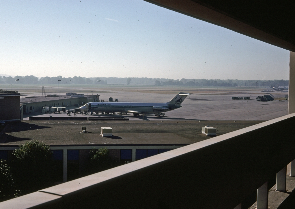 dc-9-30-republic-airlines-omaha-100780-wja
