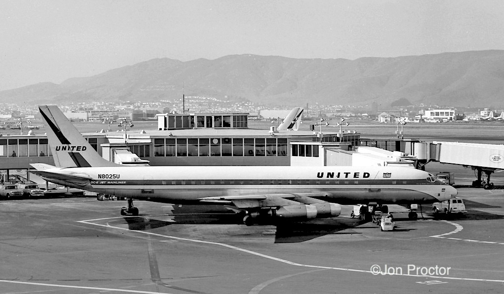 dc-8-21-n8025u-sfo-310631