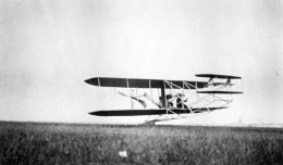 Wilbur Wright takes off from Le Mans, France.
