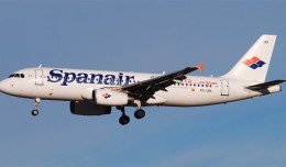 Spanair Airbus A320 (EC-IZK) on approach to Madrid Barajas. (Photo by Gordon Gebert Jr.)