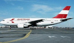 Austrian Airlines restarted international flights with this Airbus A310, OE-LAA New York, from Vienna to JFK in 1989. (Photo by Joe Pries)