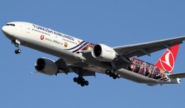 Turkish Airlines Boeing 777-300ER wearing a special FC Barcelona livery. (Photo by Kaz T)