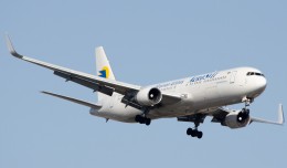 An AeroSvit Boeing 767 on approach to JFK. (Photo by Jason Rabinowitz)