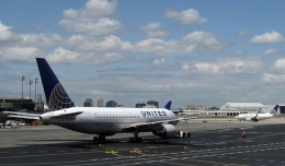 United ops at Newark Airport. (Photo by InSapphoWeTrust via Flickr, CC-BY-SA)