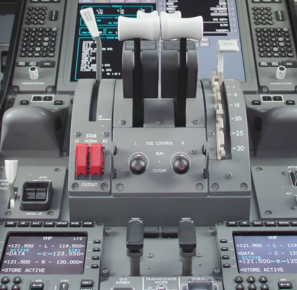 787 Throttle Control and Fire Levers